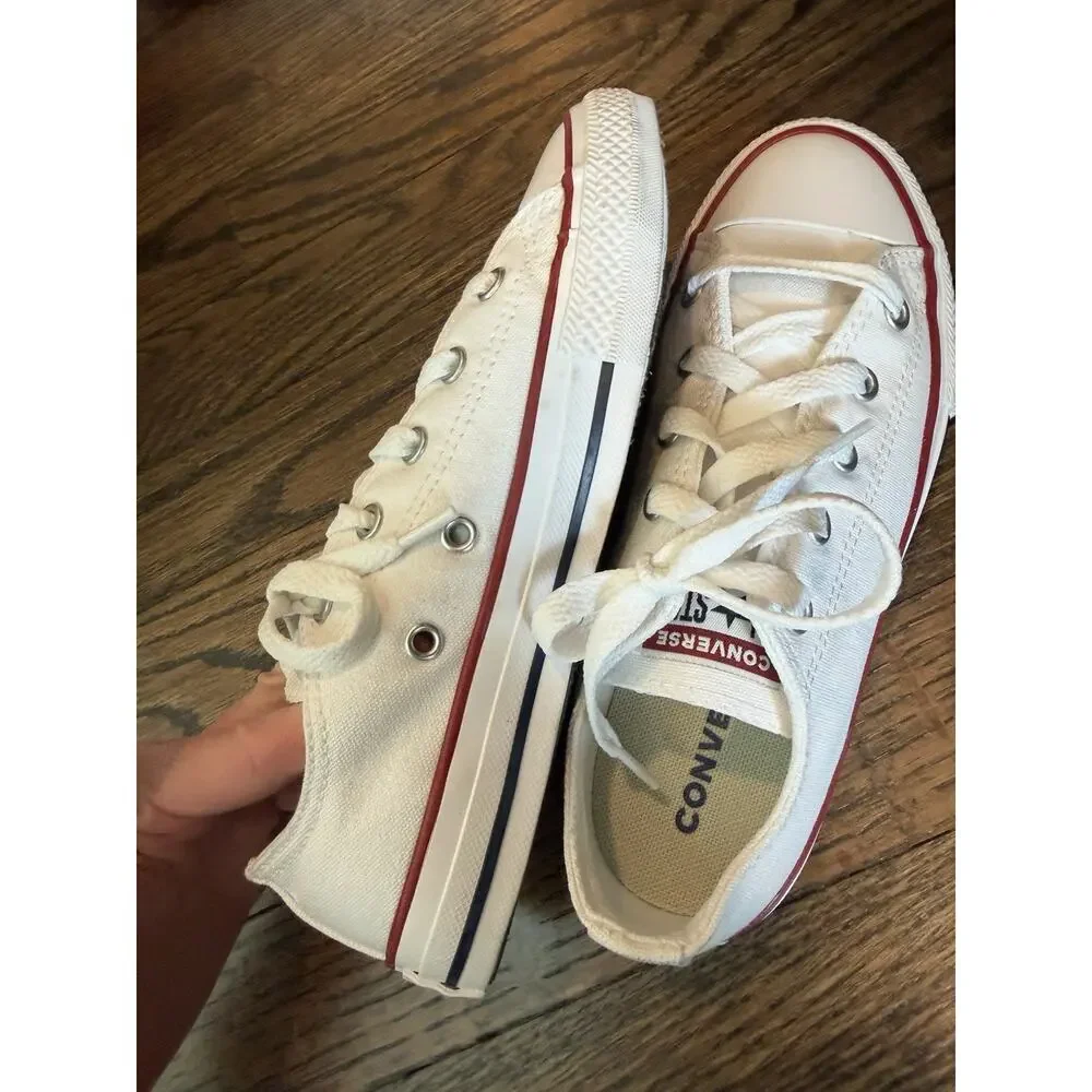 Converse Chuck Taylor All Star Sneaker Youth Sz 2 Shoes White low top NEW